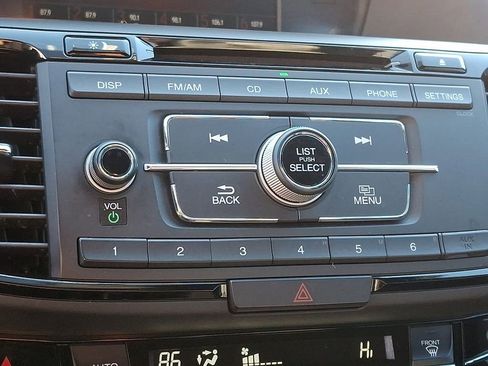 Used 2017 Honda Accord Sport Special Edition image 16