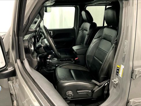 Used 2023 Jeep Wrangler Sahara w/ Cold Weather Group image 10