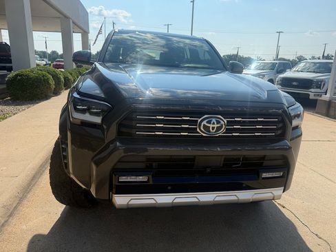 Used 2025 Toyota 4Runner Limited w/ Tow Technology Package AWD/4WD image 3