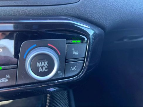 Used 2018 Jeep Wrangler Unlimited Sahara w/ Quick Order Package 24M Moab AWD/4WD image 7