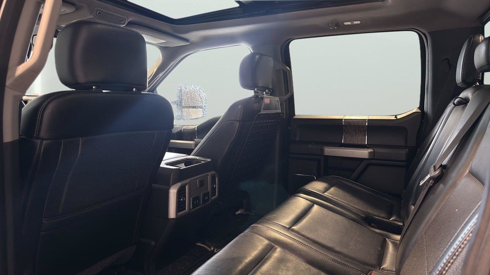Used 2019 Ford F250 Lariat w/ Lariat Ultimate Package AWD/4WD image 18