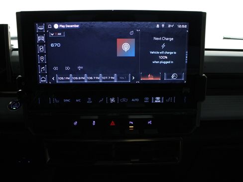 Used 2025 GMC Hummer EV 2X w/ LPO, Sport Package AWD/4WD image 22