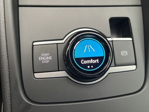 New 2026 Volkswagen Tiguan SE image 28