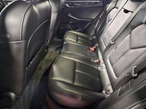 Used 2017 Porsche Macan S image 16