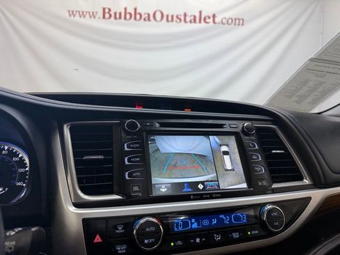 Used 2019 Toyota Highlander Limited Platinum image 15
