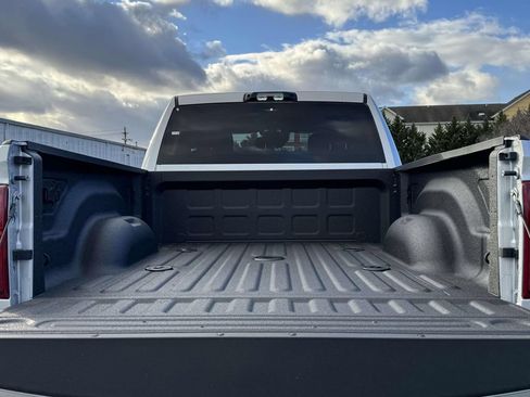 New 2026 RAM 2500 Big Horn AWD/4WD image 30
