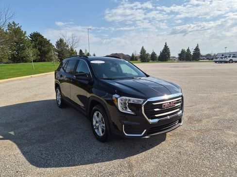 Used 2023 GMC Terrain SLE w/ Driver Convenience Package AWD/4WD image 3
