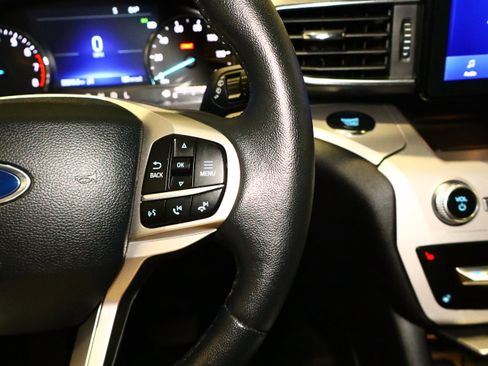 Used 2024 Ford Explorer XLT w/ Equipment Group 202A image 12