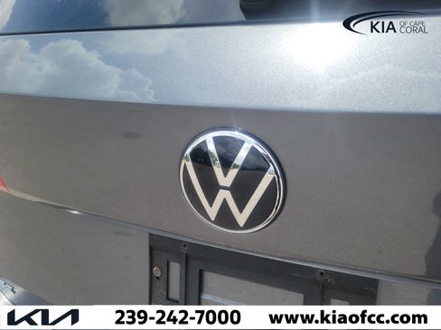 Used 2022 Volkswagen Taos SE AWD/4WD image 12