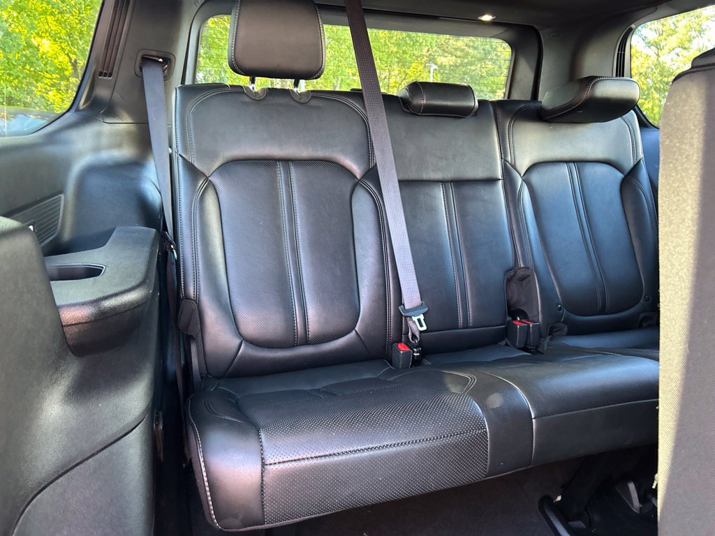 Used 2025 Jeep Wagoneer Series II w/ 8-Passenger Seating Package AWD/4WD image 40