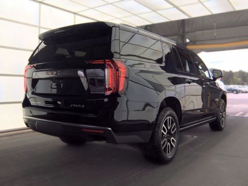 Used 2021 GMC Yukon XL AT4 w/ AT4 Premium Package AWD/4WD image 3