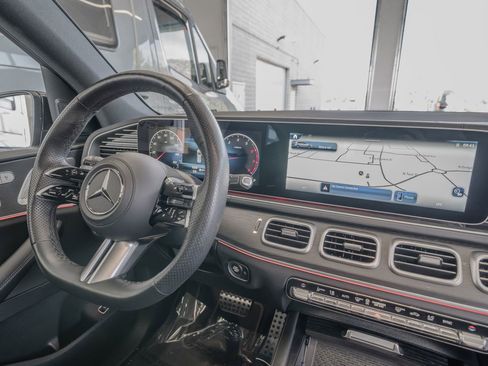 Used 2025 Mercedes-Benz GLS 450 4MATIC w/ AMG Line Exterior image 19