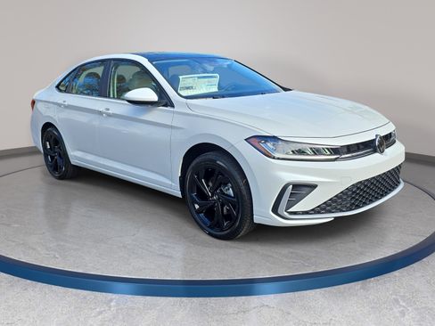 New 2026 Volkswagen Jetta SE image 3