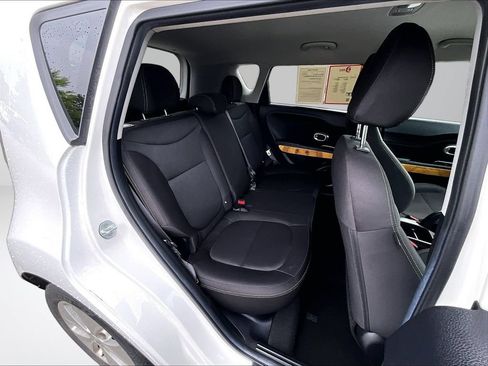 Used 2016 Kia Soul FWD image 28