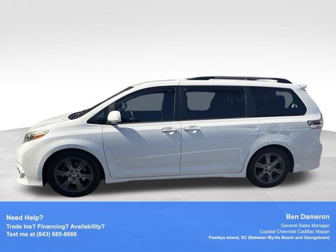 Used 2017 Toyota Sienna SE Premium FWD image 5