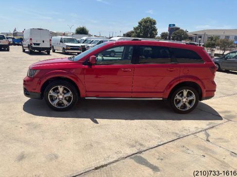Used 2017 Dodge Journey Crossroad FWD image 4