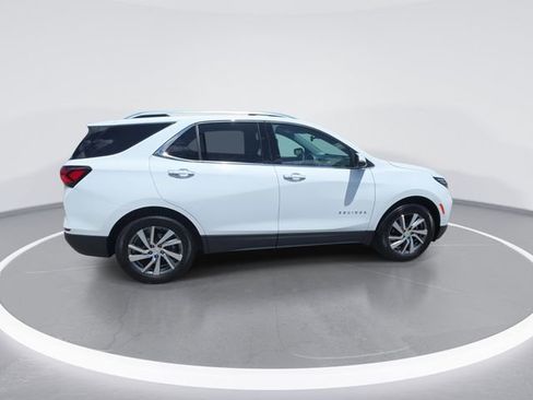 Used 2024 Chevrolet Equinox Premier AWD/4WD image 9