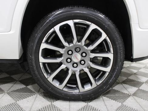 Used 2021 GMC Acadia Denali w/ Denali Technology Package AWD/4WD image 49