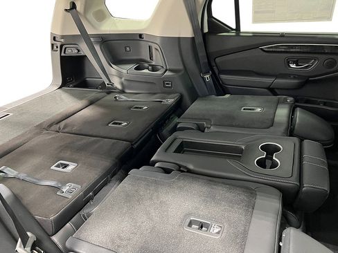 New 2025 Honda Pilot Elite image 40