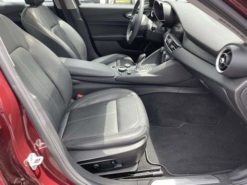 Used 2017 Alfa Romeo Giulia AWD image 20