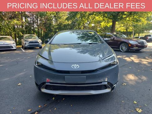Used 2024 Toyota Prius XLE FWD image 2