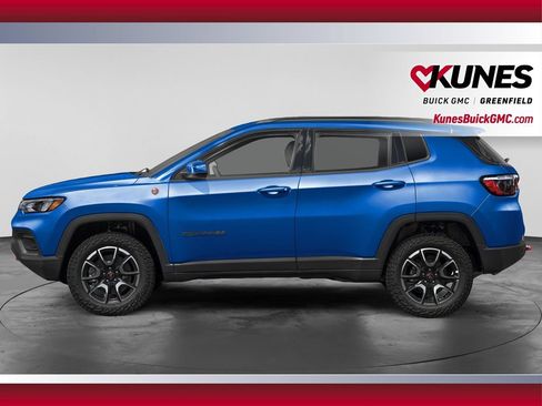 Used 2025 Jeep Compass Trailhawk AWD/4WD image 7