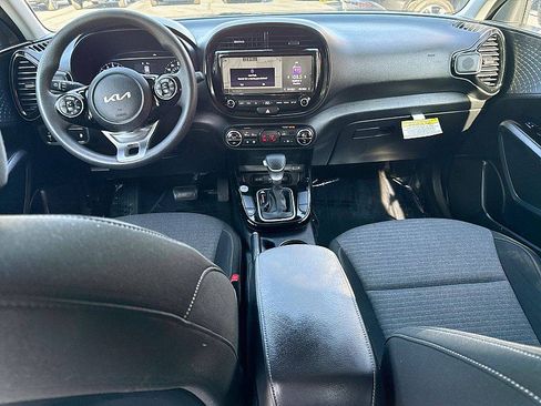 Used 2022 Kia Soul S FWD image 11