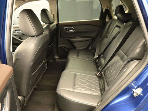 Used 2021 Nissan Rogue Platinum image 12