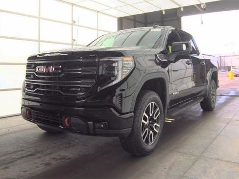 Used 2025 GMC Sierra 1500 AT4 image 1