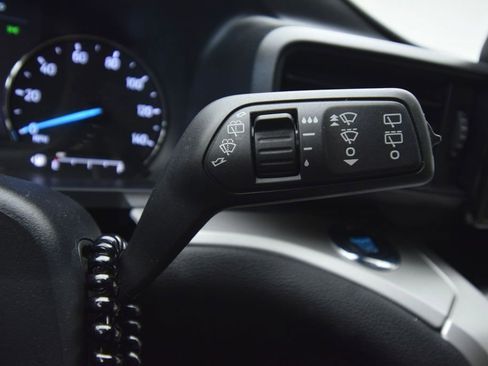 Used 2022 Ford Explorer XLT image 39