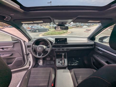 Used 2025 Honda CR-V Sport image 12