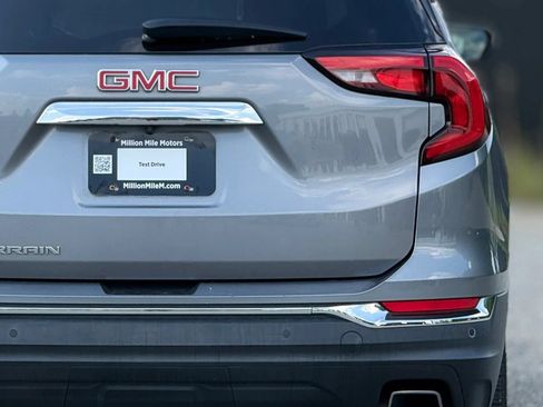 Used 2018 GMC Terrain SLT w/ Preferred Package FWD image 14