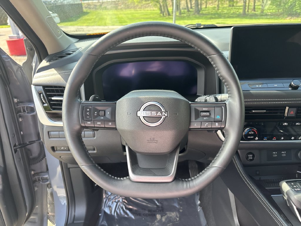 Certified 2025 Nissan Rogue Platinum w/ Platinum Premium Package AWD/4WD image 34