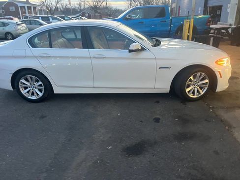 Used 2014 BMW 528i xDrive Sedan image 3