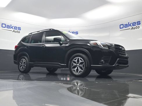 Used 2023 Subaru Forester Premium AWD/4WD image 39