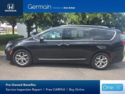 Used 2019 Chrysler Pacifica Limited FWD image 2