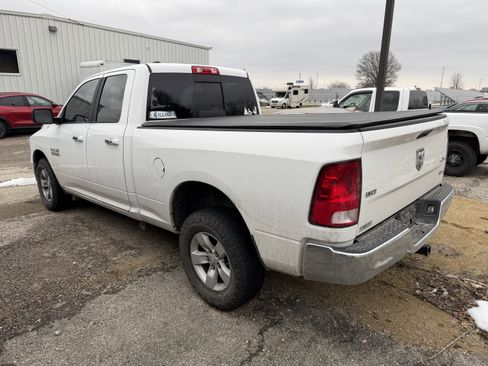 Used 2018 RAM 1500 Classic SLT image 10