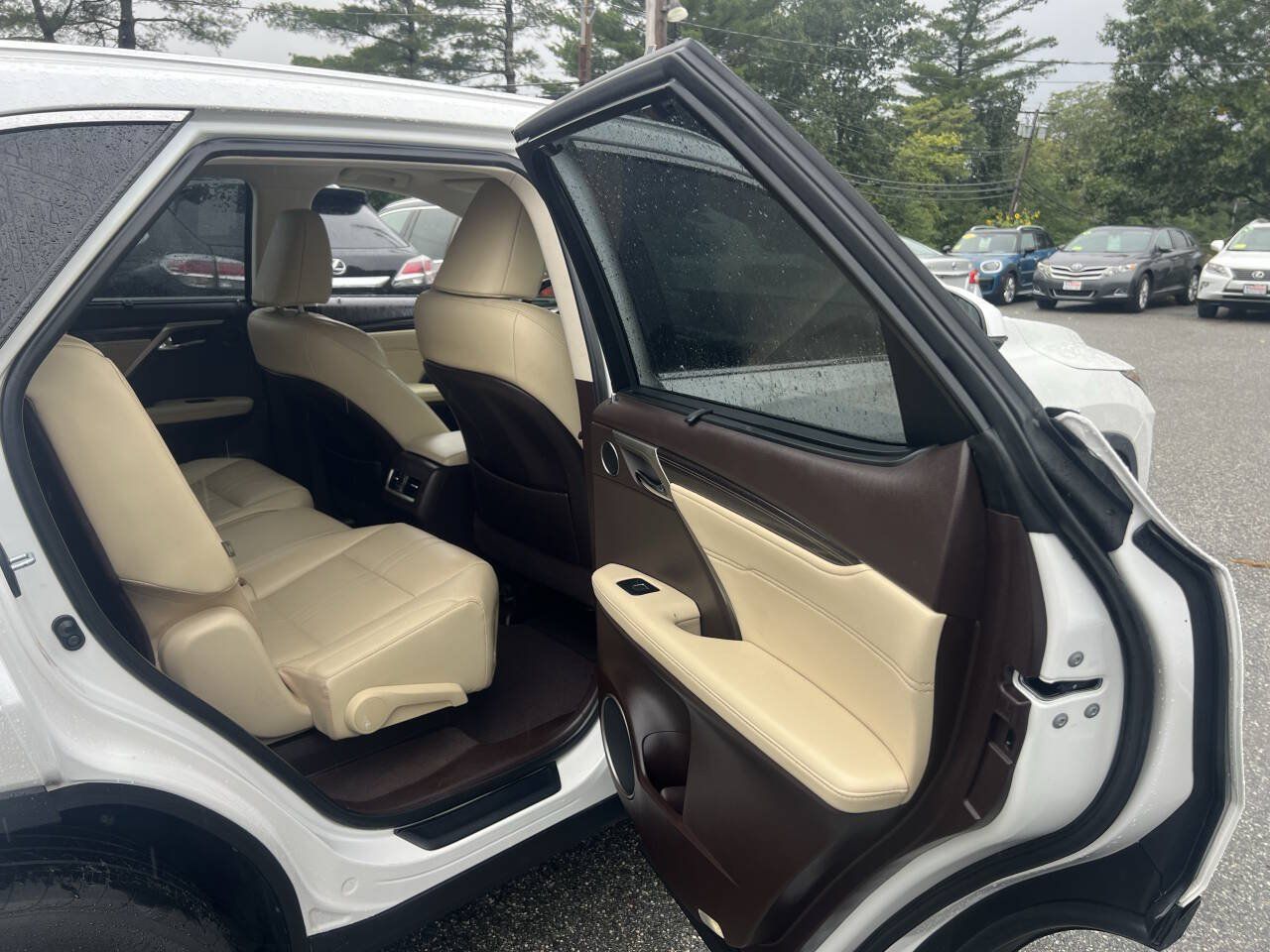 Used 2018 Lexus RX 350L Luxury w/ Accessory Package FWD image 16