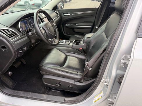 Used 2021 Chrysler 300 Touring L image 11