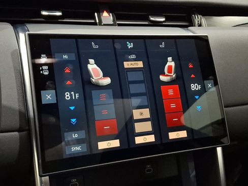 Certified 2025 Land Rover Discovery Sport S image 17