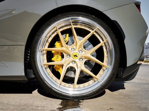 Used 2022 Ferrari F8 Tributo image 27