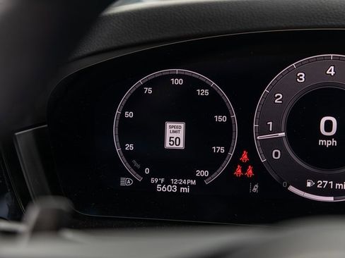 Used 2025 Porsche Cayenne S image 48