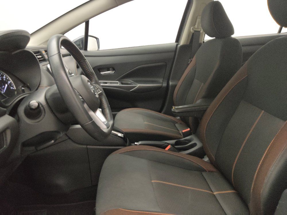 Used 2022 Nissan Versa SR FWD image 17