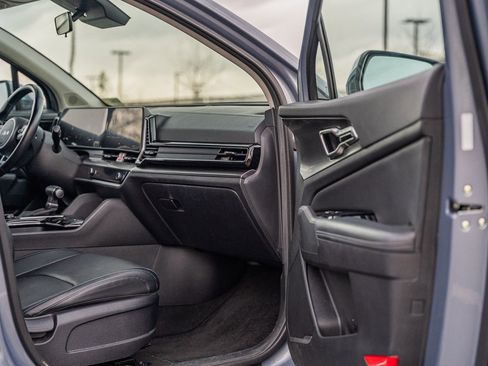 Used 2023 Kia Sportage EX image 15