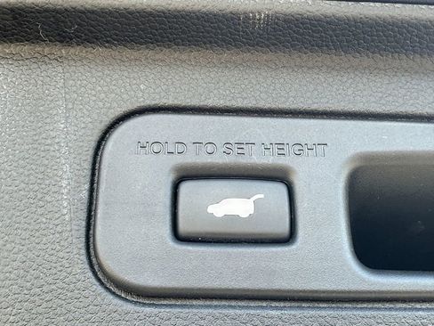 Used 2025 Honda Pilot Elite image 8