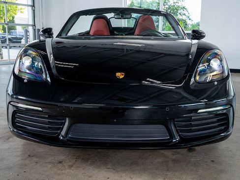 Used 2025 Porsche 718 Boxster image 3