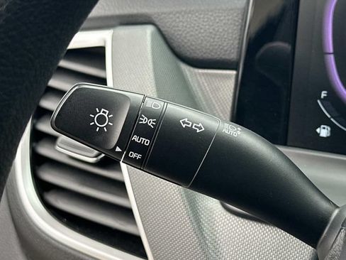 Used 2025 Kia Seltos LX AWD/4WD image 10
