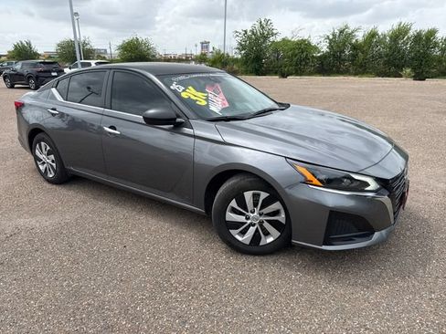 Used 2025 Nissan Altima 2.5 S FWD image 1