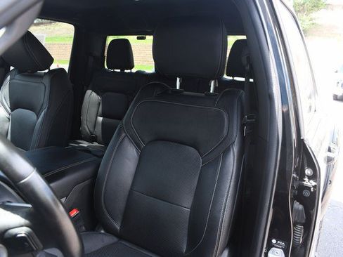 Used 2022 RAM 1500 Big Horn w/ Night Edition AWD/4WD image 17