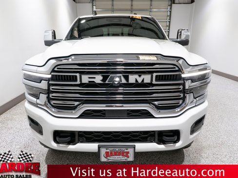 Used 2026 RAM 2500 Laramie AWD/4WD image 7